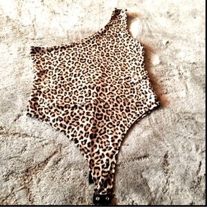 leopard print One Shoulder Bodysuit size L